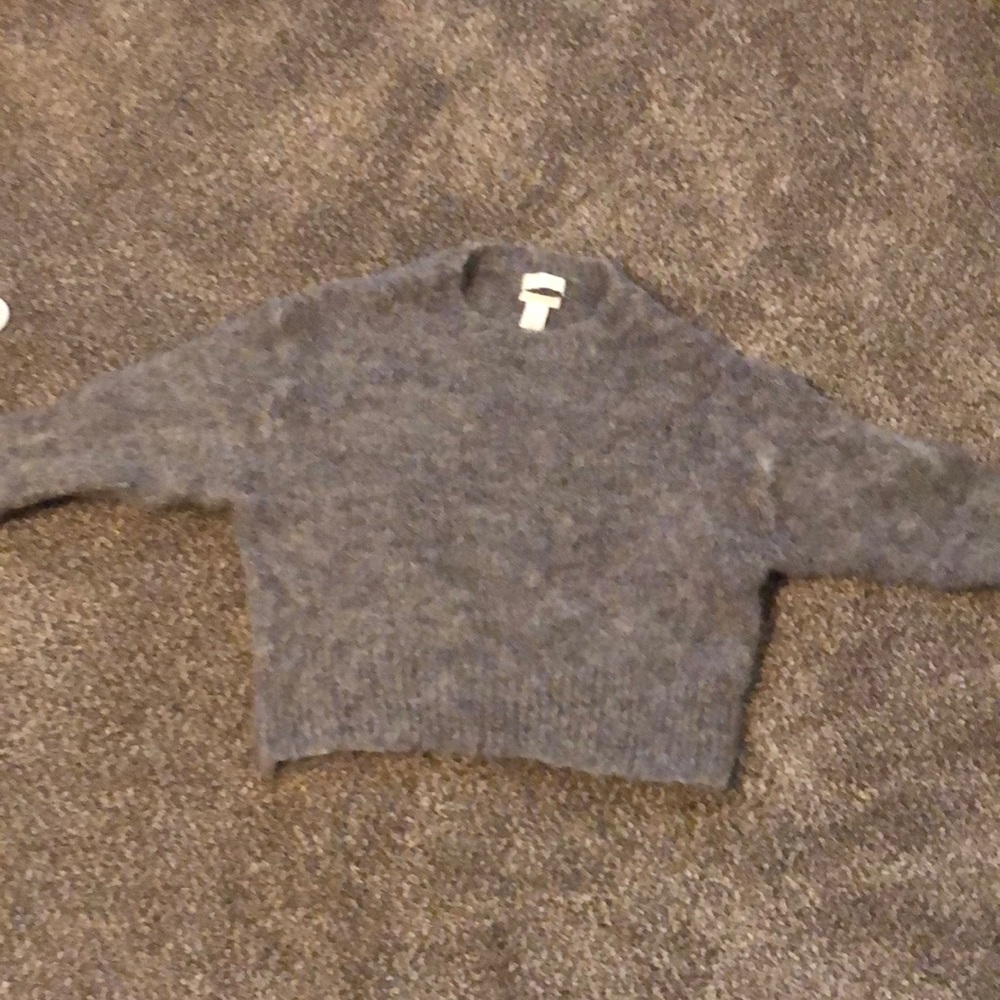 gray slightly used gray h and m sweater
